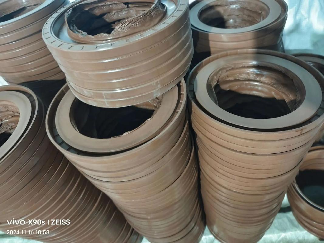 氟膠與乳膠制品 從廠家實(shí)拍到價(jià)格實(shí)惠的橡膠選擇指南